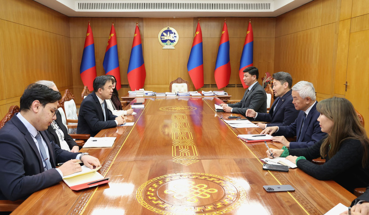 МОНГОЛ УЛСЫН ШАДАР Х.ГАНХУЯГ АВСТРАЛИ УЛСААС МОНГОЛ УЛСАД СУУГАА ЭЛЧИН САЙД ЛЕО ЗЕНГ-ИЙГ ХҮЛЭЭН АВЧ УУЛЗЛАА